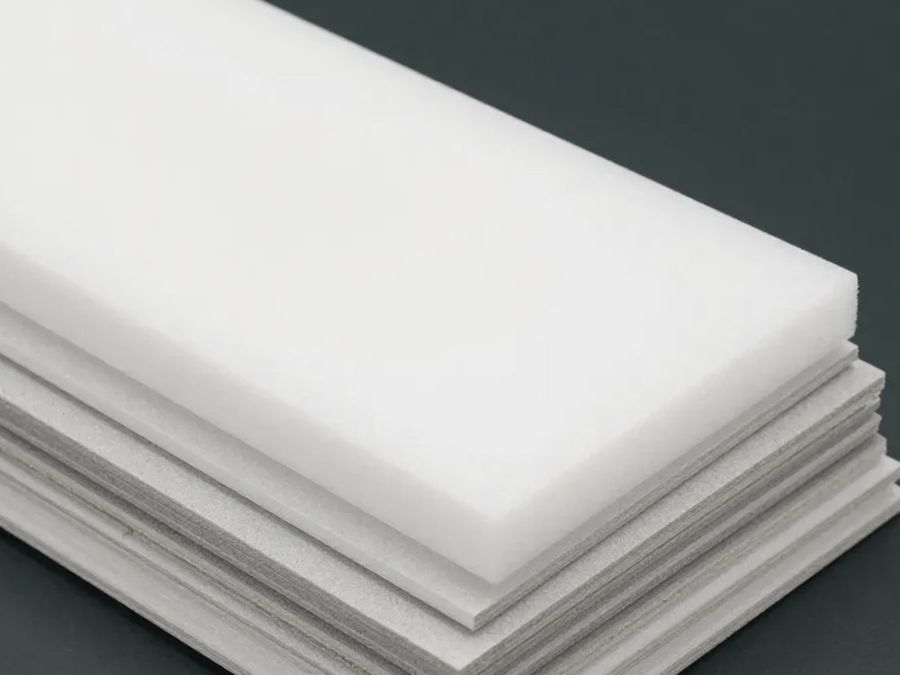 Vir Laminates laminate applied in a room setting